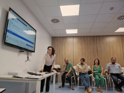 Anna Fuster presentant les noves mesures de sostenibilitat