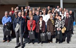 Foto de família dels homenatjats per la seva trajectòria professional