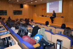 Conferència inaugural de la Jornada de Cures