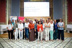Aquests són els vint alumnes del postgrau en l'acte inaugural a la UVic